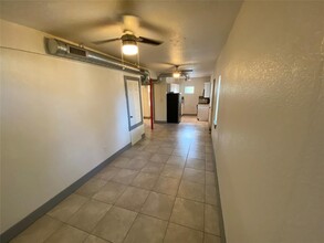 2103 Rosewood Ave-Unit -A in Austin, TX - Foto de edificio - Building Photo