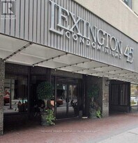45 Carlton St. in Toronto, ON - Building Photo