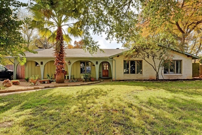 3203 Loyola Ln, Unit B