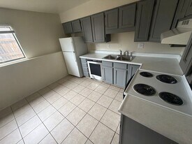 4463 E Pikes Peak Ave in Colorado Springs, CO - Building Photo