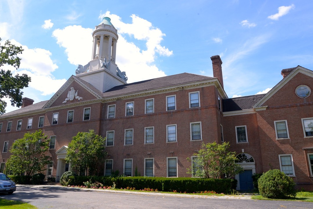 Chappaqua Crossing Apartments in Chappaqua, NY - Building Photo