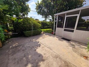 18441 NE 20th Pl in North Miami Beach, FL - Building Photo - Building Photo