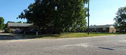 Southwood Apartments in Fayetteville, NC - Building Photo - Building Photo