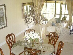 253 Old Meadow Way in Palm Beach Gardens, FL - Foto de edificio - Building Photo