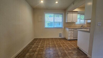 5024 212th St SW in Mountlake Terrace, WA - Building Photo - Building Photo