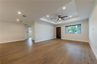 5104 Woodmoor Dr in Austin, TX - Building Photo - Building Photo