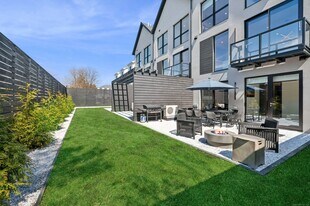 71 Dean St in Stamford, CT - Building Photo