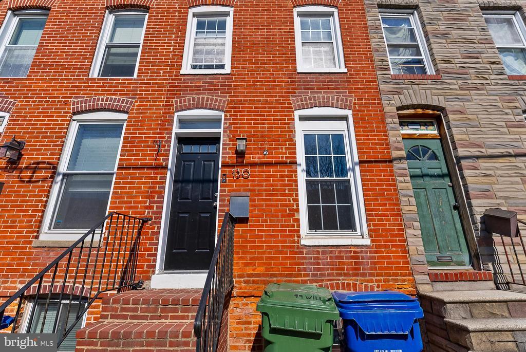 130 E Randall St in Baltimore, MD - Building Photo
