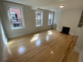 83 Myrtle St, Unit 7 in Boston, MA - Building Photo