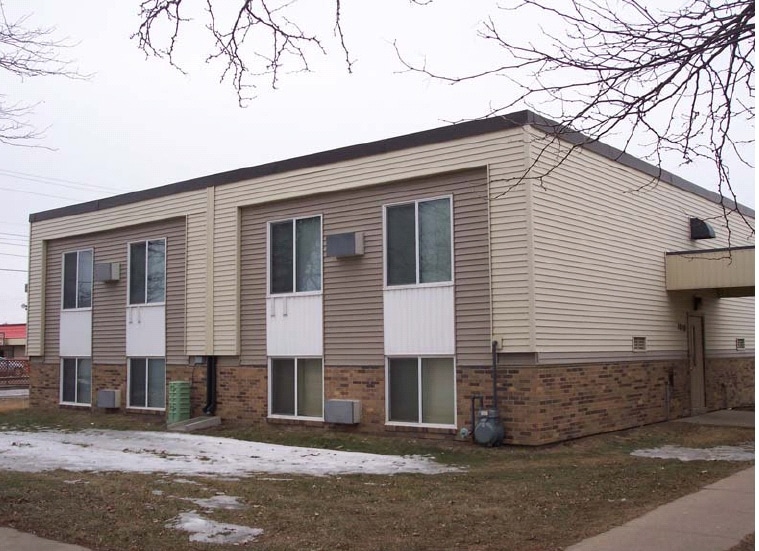 Fairlane Apartments in Huron, SD - Building Photo