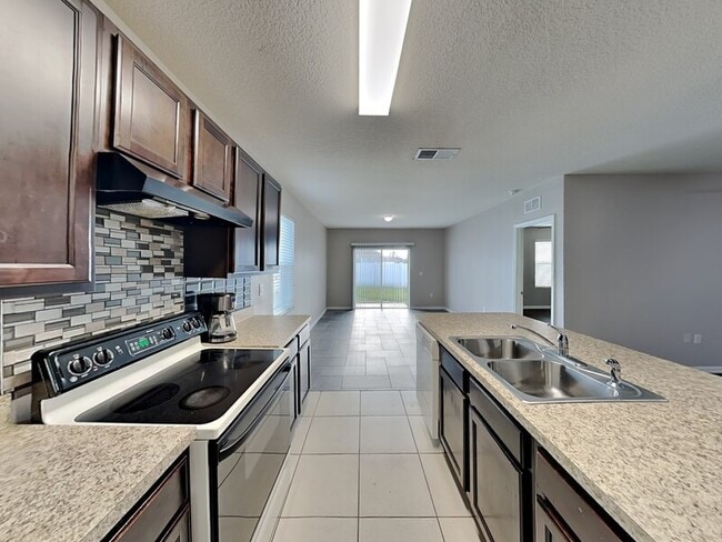 3074 Brenton Manor Loop in Winter Haven, FL - Building Photo - Building Photo