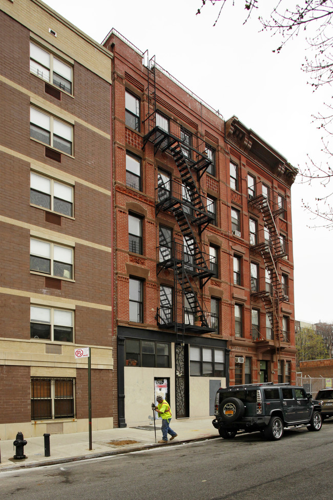 719 E Sixth St in New York, NY - Foto de edificio - Building Photo