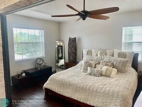 2861 N Oakland Forest Dr in Oakland Park, FL - Foto de edificio - Building Photo