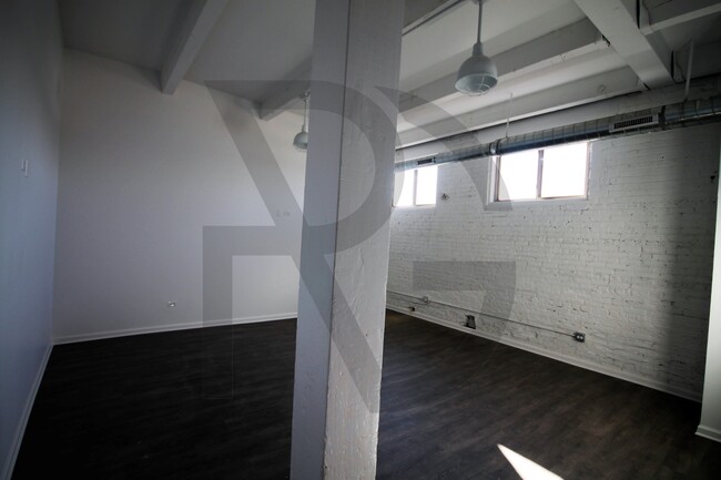 928 W Dakin St, Unit #932-304 in Chicago, IL - Building Photo - Building Photo