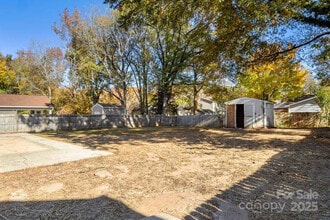 5116 Carriage Dr Cir in Charlotte, NC - Building Photo - Building Photo