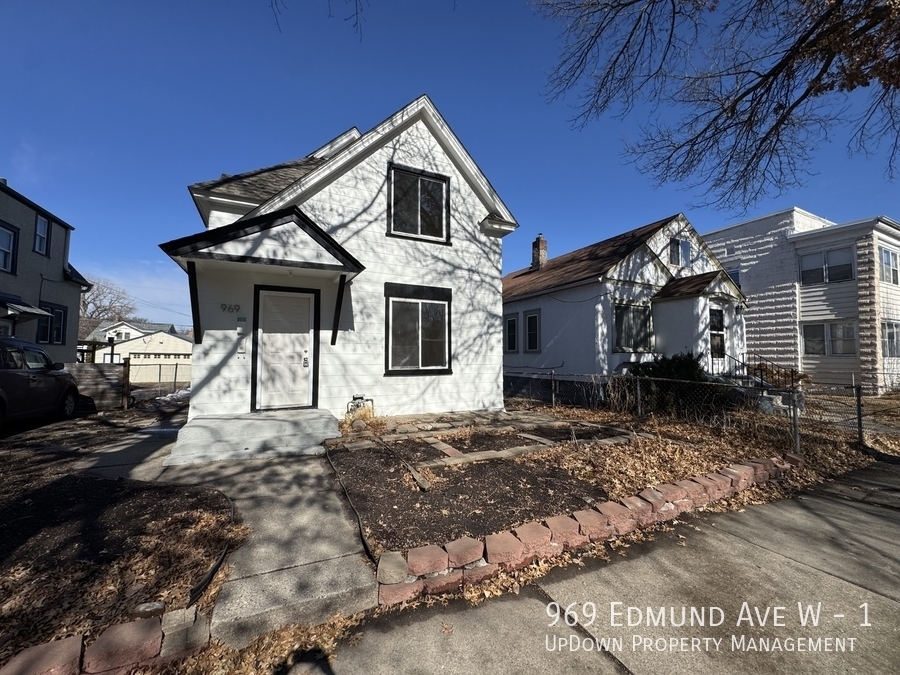 969 Edmund Ave W in St. Paul, MN - Building Photo