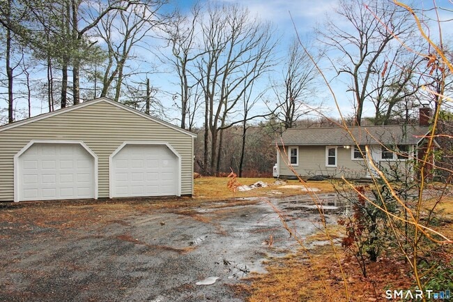 38 Covey Rd in Burlington, CT - Building Photo - Building Photo