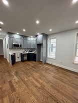 275 E 55th St, Unit 1 in Brooklyn, NY - Building Photo