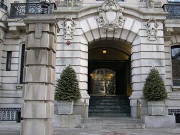 390 Commonwealth Ave in Boston, MA - Building Photo - Building Photo