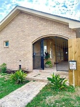 2115 Ichabod Ln in Edinburg, TX - Foto de edificio - Building Photo