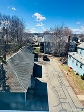 133 Quaker Ln S in West Hartford, CT - Foto de edificio - Building Photo