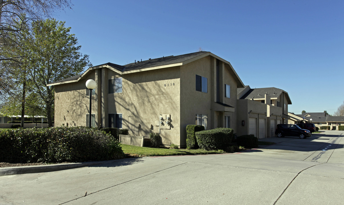 8178 Cottonwood Ave in Fontana, CA - Building Photo