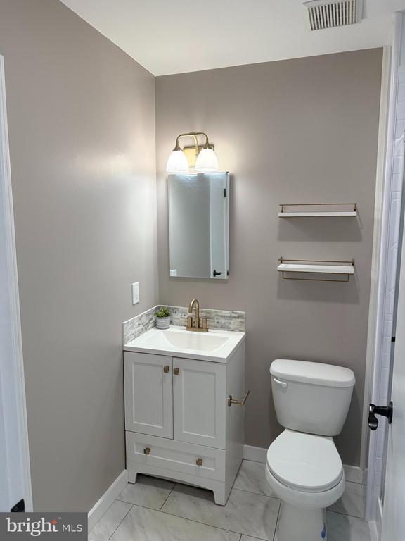 property at 12 Wanda Ct