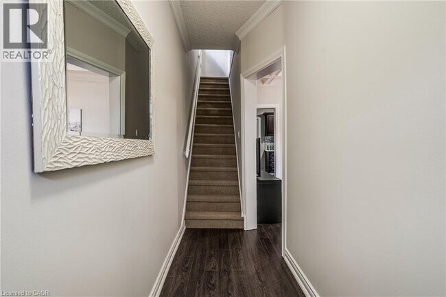 4 Glendale Ave N in Hamilton, ON - Building Photo - Building Photo
