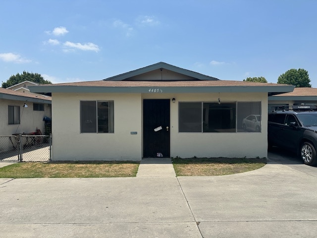 4405 1/2 Elizabeth St in Bell Gardens, CA - Foto de edificio - Building Photo