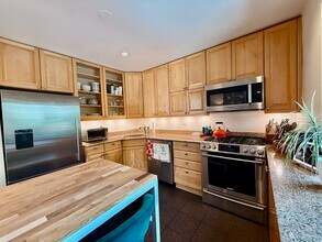 747 W Dickens Ave in Chicago, IL - Building Photo - Building Photo