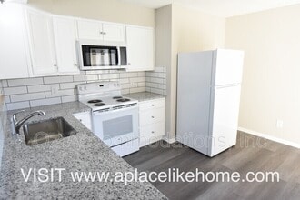 912 S Edgebrook Ln in Olathe, KS - Building Photo - Building Photo