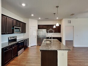 6614 Hidden Rose Pl in Riverview, FL - Foto de edificio - Building Photo