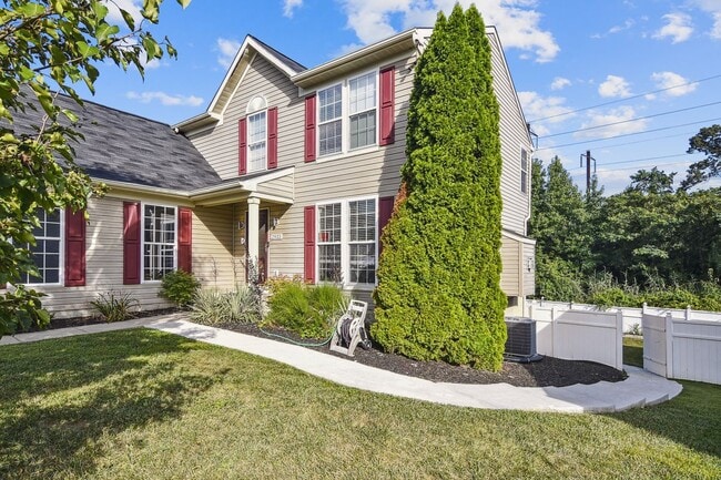 property at 2933 Siwanoy Dr