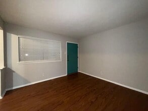 5004 Live Oak St in Dallas, TX - Building Photo - Building Photo
