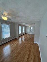 10 Mission Pl in Lowell, MA - Building Photo - Building Photo