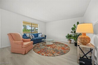 4607 Bayshore Dr in Naples, FL - Building Photo - Building Photo