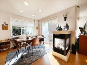 8520 Stone Ave N in Seattle, WA - Building Photo - Building Photo