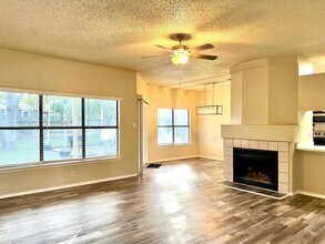 207 Canoga Park Dr in San Antonio, TX - Building Photo - Building Photo
