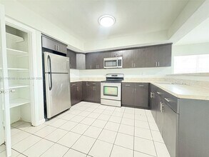 5411 NW 16th St-Unit -5411 in Lauderhill, FL - Building Photo - Building Photo
