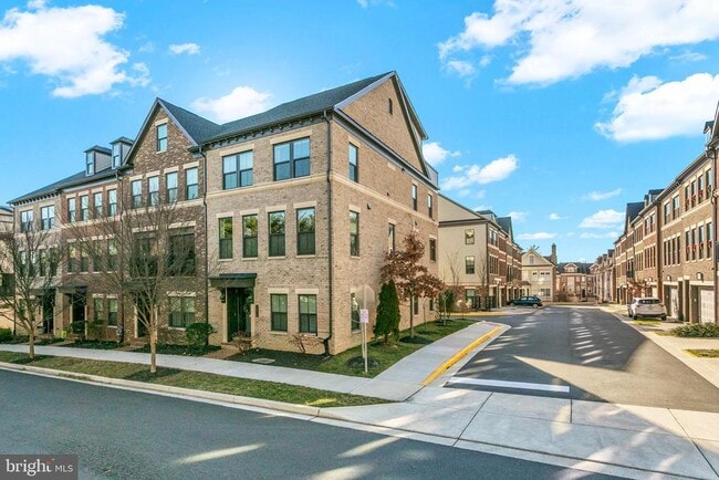 property at 6725 24th Ct N