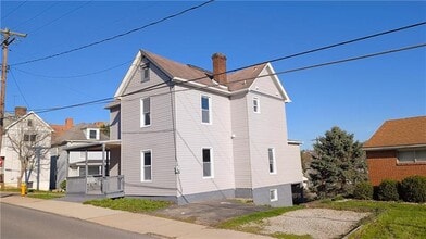 122 Elm St in Canonsburg, PA - Building Photo - Building Photo