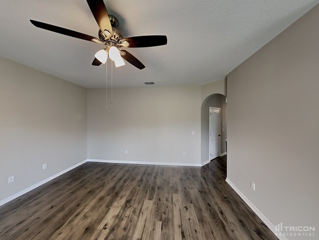 13805 Newport Shores Dr in Hudson, FL - Building Photo - Building Photo