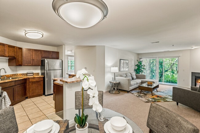 The Landmark at Hatchery Hill in Fitchburg, WI - Foto de edificio - Building Photo