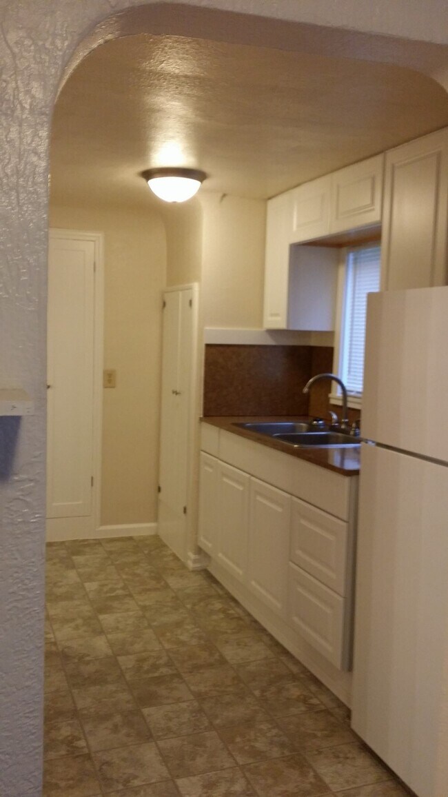 328 S Lafayette Ave Apartments and Nearby Bremerton Apartments For Rent