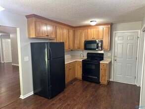 196 Hollington Dr NE in Huntsville, AL - Building Photo - Building Photo