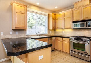 3089 SE Riesling Rd in Milwaukie, OR - Building Photo - Building Photo