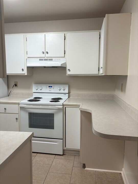 42 Vinway Ct, Unit 2 in Dayton, OH - Building Photo