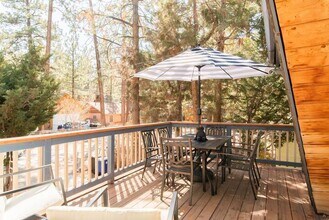 633 Barret Way in Big Bear City, CA - Foto de edificio - Building Photo