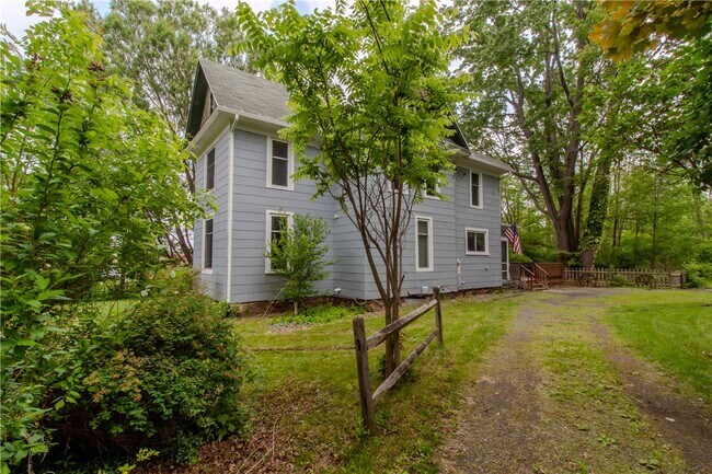 6248 Lakeside Rd in Ontario, NY - Building Photo - Building Photo