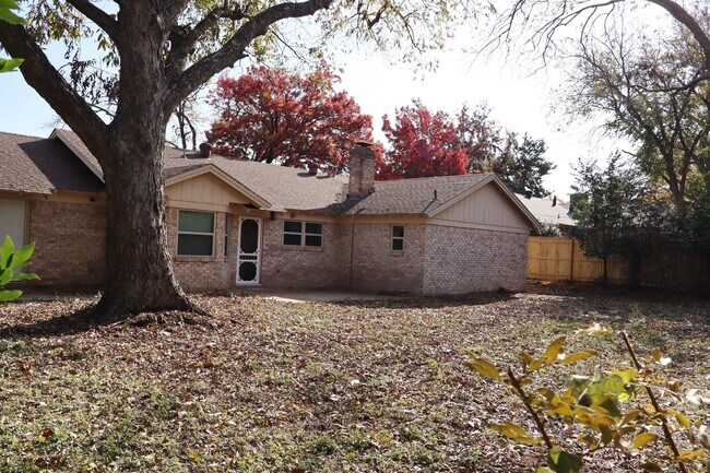 1217 Scott Dr in Hurst, TX - Building Photo - Building Photo